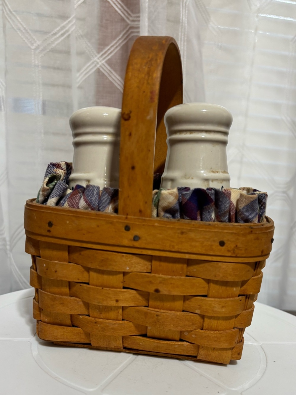 Longaberger Vintage 2001 salt and pepper basket Set